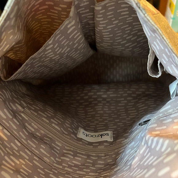 Floral and canvas fold over crossbody, gently used Sakroots - Picture 15 of 16